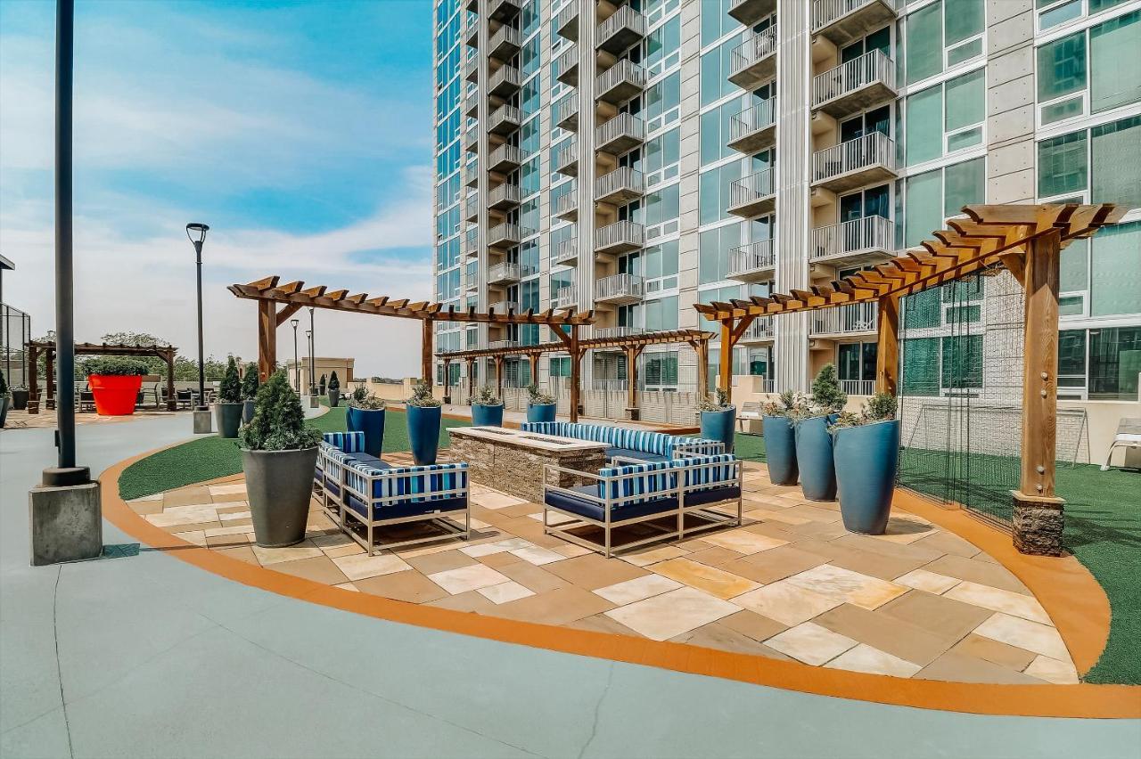 Апартаменты Frontdesk Skyhouse Apts Uptown Шарлотт Экстерьер фото