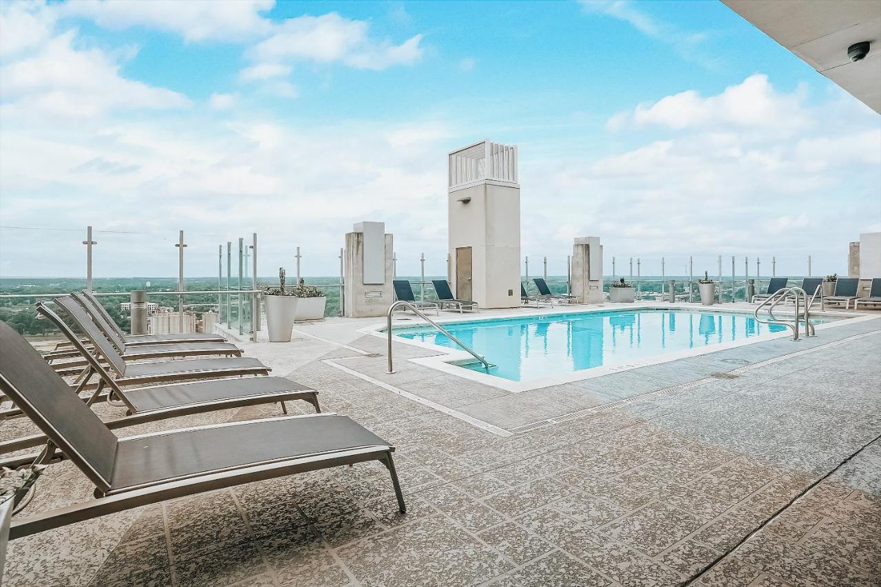 Апартаменты Frontdesk Skyhouse Apts Uptown Шарлотт Экстерьер фото