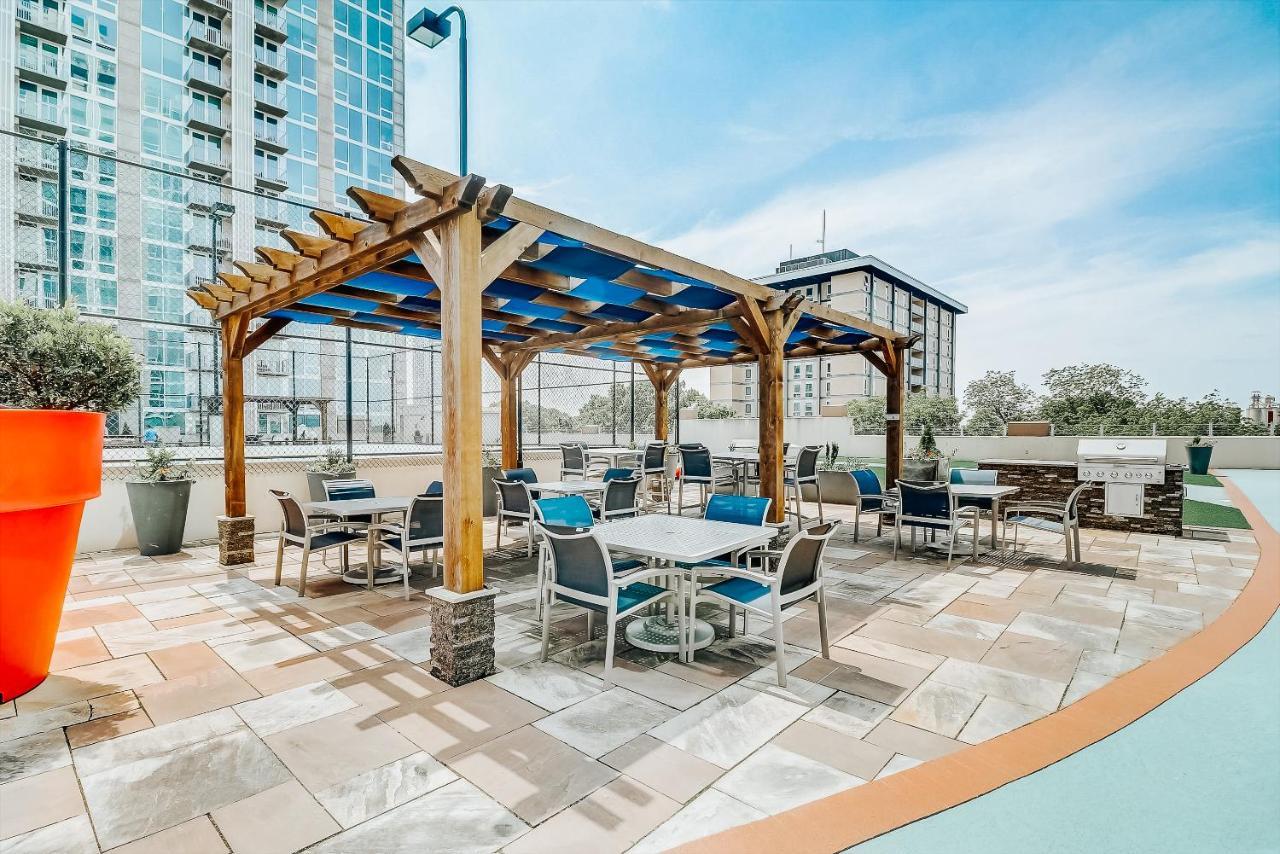 Апартаменты Frontdesk Skyhouse Apts Uptown Шарлотт Экстерьер фото