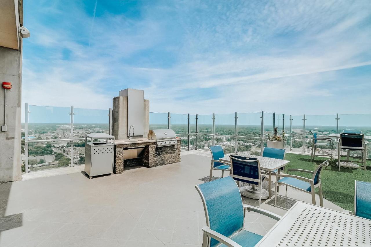 Апартаменты Frontdesk Skyhouse Apts Uptown Шарлотт Экстерьер фото