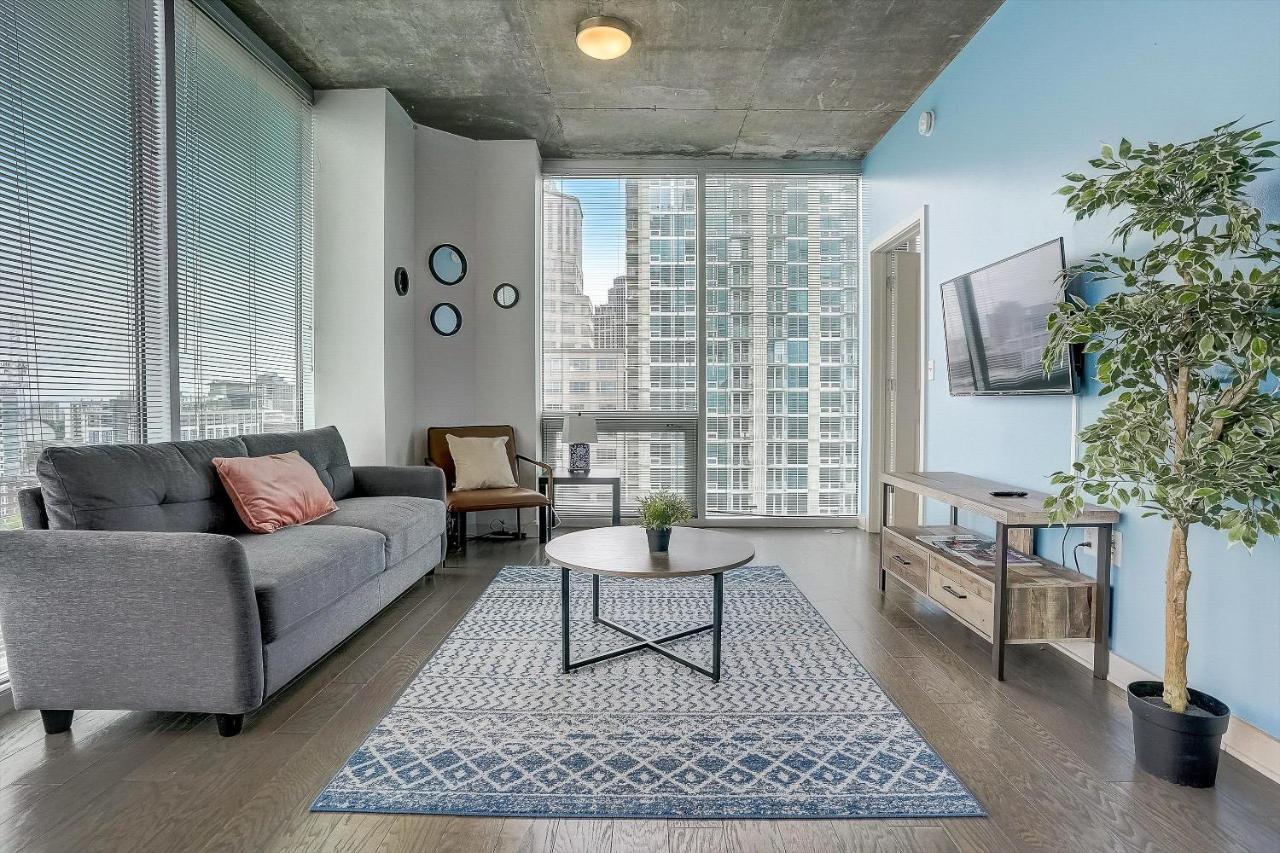Апартаменты Frontdesk Skyhouse Apts Uptown Шарлотт Номер фото